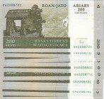 Madagascar, UNC, Total 10 banknotes
200 Ariary(10), 2004, UNC, p87 (consecutive serial numbers)
Estimate: 10-20 USD