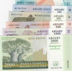 Madagascar, Total 6 banknotes
100 Ariary, 2017, UNC, p97; 100 Ariary, 2004, UNC, p86; 200 Ariary, 2004, UNC, p87; 500 Ariary, 2004, UNC, p88; 1.000 A...