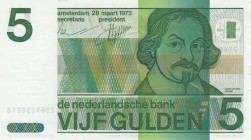 Netherlands, 5 Gulden, 1973, AUNC, p95
 Serial Number: 2369230218
Estimate: 10-20 USD