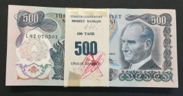 Turkey, 500 Lira, 1974, UNC, p190e, BUNDLE
100 banknote notes of the L87 prefix
Estimate: 750-1500 USD