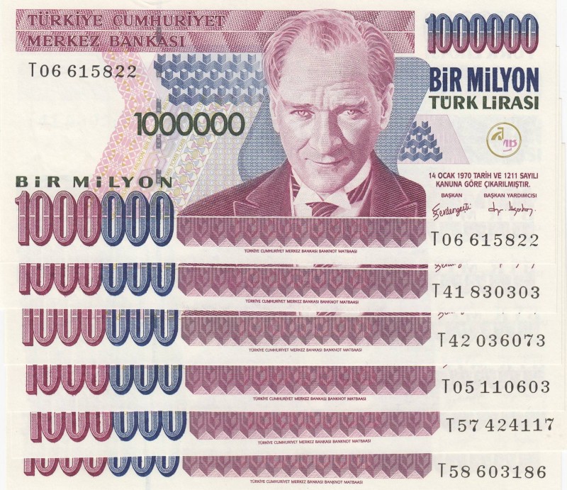 Turkey, 1.000.000 Lira, 2002, UNC, p213, 
total 6 banknotes, Serial Number: T58...