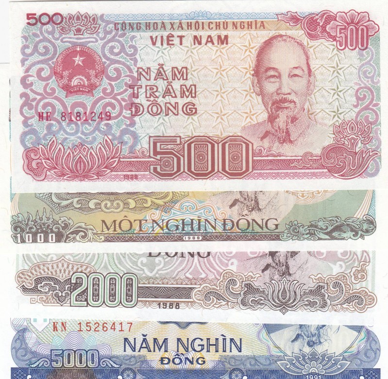 Vietnam, UNC, Total 4 banknotes
500 Dong, 1988, UNC, p101; 1.000 Dong, 1988, UN...