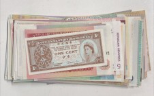 Mix Lot, UNC, 100 different banknotes
Estimate: 15-30 USD
