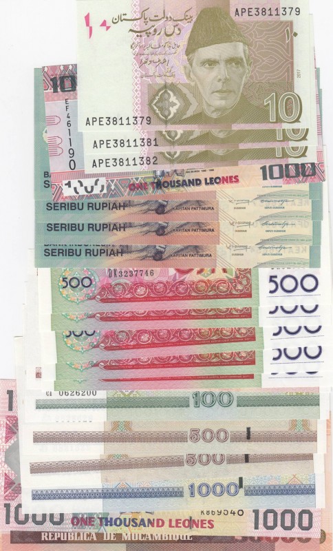 Mix Lot, Total 21 banknotes
Mozambique, 50.000 Meticais, 1993, UNC; 10.000 Meti...