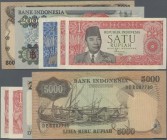 Indonesia: Very nice set with 5 banknotes comprising Republik Indonesia 2x 1 and 2 ½ Rupiah 1964 P.80b and 81b in aUNC/UNC and Bank Indonesia 5000 Rup...