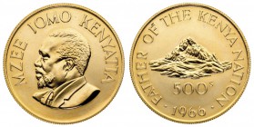 kenya 
Repubblica (dal 1963) - Serie completa di 3 valori (100, 250 e 500 Schillings) 1966 celebrativa del presidente Kenyatta