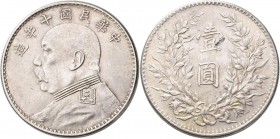 China: 1 Dollar (Yuan) Präsident Yuan Shih-kai, Year 10 (1921), KM# Y 329. 26,8 g. Kratzer, sehr schön.
 [differenzbesteuert]