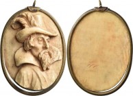 Großbritannien: James I. 1603-1625: Geschnitztes ovales Hochrelief-Medaillon o. J. Brustbild James I. nach rechts, 63 x 47 mm, Messingfassung, Mitte 1...