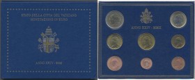 Vatikan: Johannes Paul II. 1978-2005: Kursmünzensatz 2002, 1 Cent bis 2 Euro, im Originalfolder (leicht angestossen). Auflage 65.000 Ex., stempelglanz...