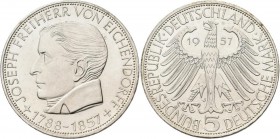 Bundesrepublik Deutschland 1948-2001: 5 DM 1957 J, Freiherr von Eichendorff, Jaeger 391, Prachtexemplar, winzige Kratzer, vorzüglich - stempelglanz.
...