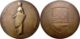 Medaillen Deutschland: Frankfurt: Große Bronzegussmedaille 1952. Ehrenplakette der Stadt Frankfurt am Main von Hanns Jess. Kaiserin Helena mit Schild ...