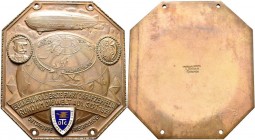 Medaillen Deutschland: Friedrichshafen: Einseitige Bronzeplakette 1929, von Moser, München. Weltfahrt des ”LZ 127”. Luftschiff nach links über Globus,...