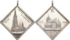 Medaillen Deutschland: Ulm: Silberne Medaillenklippe 1890, auf die Vollendung des Münster: Ansicht des unvollendeten Münsters / Ansicht des vollendete...