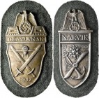 Orden & Ehrenzeichen: 2 Ärmelschilder: Narvik 1940 (Feinzink) und Demjansk (vers. Blech) auf Stoff mit Gegenplatte und Paperabdeckung (vom Original ka...