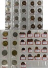 Afrika: Kleine Sammlung Münzen aus East Africa, Kenya, Uganda, British West Africa u.a. auf 3 Münzblättern.
 [zzgl. 19 % MwSt.]