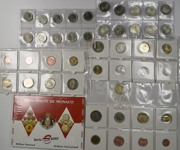 Monaco: Kleines Lot Euromünzen aus Monaco, dabei: off. KMS 2002, noch original z...