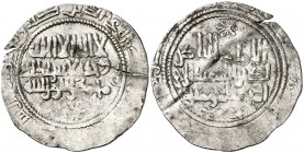 Califato. Abderrahman III. (Al Andalus). Dirhem. 2,72 g. Ceca y fecha no visibles, pero estilo muy burdo, propio de los primeros años (anterior a AH 3...