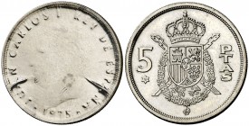 1975*76. Juan Carlos I. 5 pesetas. (Cal. 119). 5,72 g. Defecto de acuñación, anverso apenas acuñado por interposición de objeto extraño. S/C.