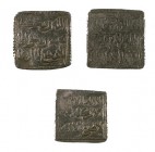 Almohades. A nombre del Mahdí. Dirhem. (V. 2088) (Hazard 1101). Lote de 3 monedas. MBC-/MBC.