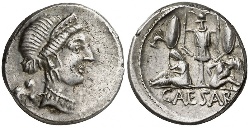(46-45 a.C.). Julio César. Denario. (Spink 1404) (S. 13) (Craw. 468/1). 4,07 g. ...