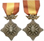 1909. Centenario del Sitio de Girona. Medalla. (Cru.Medalles 1059) (Pérez Guerra 791a). 16,36 g. 42x33 mm. Plata. Con corona, pasador y cinta. EBC+.