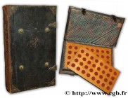 COIN BOX
Type : Médaillier fin XIXe-début XXe en bois et reliure 
Date : n.d. 

Predigree : Cet exemplaire provient de la collection G. G. (1907-2002)...