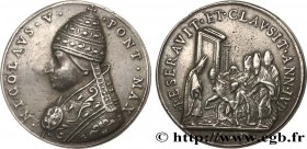 PAPAL STATES - NICHOLAS V (Tommaso Parentucelli)
Type : Médaille, Nicolas V et la Porte Sainte 
Date : (1450) 
Mint name / Town : Italie, Rome 
Metal ...