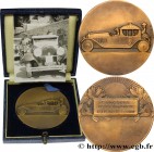 III REPUBLIC
Type : Médaille de concours, Élégance à Dinard 
Date : 1930 
Metal : bronze 
Diameter : 49,5  mm
Engraver : H. Demey 
Weight : 52,07  g.
...