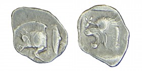 Mite. MISIA CÍZICO. (450-400 B.C)
Sılver And .: Front of the wild boar, tuna behind. Rev .: Lion's head on the left. . ARE. SONG Aulock-7331. MBC +. C...