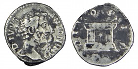 ANTONINUS PIUS. (138-161) AD.
AR Denar 161, Rome, under Marcus Aurelius. DIVUS ANTONINUS. Bareheaded Headers.DIVI PIO. Altar with closed double, Condi...