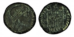 CONSTANTINE I. (307-337) AD.
CONSTAN-TINVS AVG, diademed, draped and cut bust to the right / PROVIDEN-TIAE AVGG, with no door and two turrets on top o...