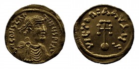 Constans II Pogonatus (AD 641-668)
AV semisis Constantinople, AD 641-666. CONN CONSTAN-TINЧS PP AV is thefourth, draped and cut bust of Constans right...