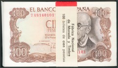 Conjunto de 100 billetes correlativos de 100 Pesetas emitidos el 17 de Noviembre de 1970 de la serie 7A, en un "fajo" y con el precinto original (Edif...
