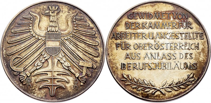 Bronzemedaille o. J. versilbert, Kammer für Arbeiter Oberödterreich, Dm 50 mm. 4...