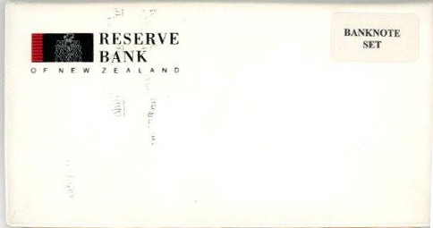 Reserve Bank
 Lot 5 Stück 5,10,20,50,100 $ (1992-93) Serie AA 000904, zu P-177/...