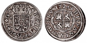 MONARQUÍA ESPAÑOLA
FELIPE V
Real. AR. Sevilla J. 1726. 2,68 g. Cal.1713. MBC-
