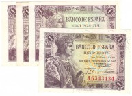 BILLETES
ESTADO ESPAÑOL, BANCO DE ESPAÑA
Lote de 4 billetes. Peseta 1943 y 1945 (3). Series. EBC+ a EBC-