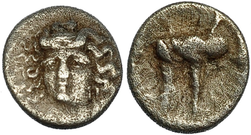 TESALIA. Larissa. Óbolo (c. 395-344 a.C.). A/ Cabeza femenina. R/ Jinete. Ley. f...