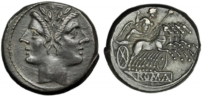 Quadrigatus (225-212 a.C.). A/ Cab. Janiforme laureada de los Dióscuros. R/ Júpi...