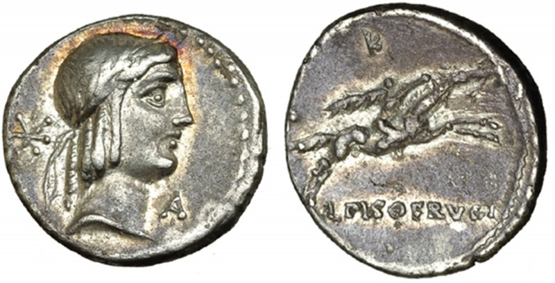 CALPURNIA. Denario. Roma (90-89 a.C.). A/ Detrás de la cabeza de Apolo, símbolo;...