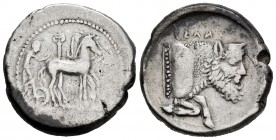 Sicily. Gela. Tetradracma. 480-475 a.C. (Jenkins, Gela Group III 225 (O60/R121)). Anv.: Cuádriga a derecha conducida por auriga con látigo; columna jó...