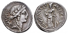 Acilius. Denario. 55 a.C. Rome. (Ffc-96). (Craw-442/1a). Anv.: Cabeza laureada de la Salud a derecha, detrás SALVTIS, de abajo a arriba. Rev.: La Salu...