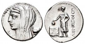Cassius. Denario. 55 a.C. Rome. (Ffc-561). (Craw-413-1). (Cal-415). Anv.: Busto velado de Vesta a izquiera, delante letra S y detrás copa. Rev.: Ciuda...