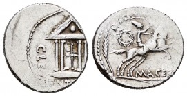 Julius Caesar. Denario. 44 a.C. Rome. (Ffc-40). (Craw-480/21). (Cal-1267). Anv.: Templo tetrástilo, alrededor CLEMENT(IAE CAESARIS). Rev.: Jinete cond...