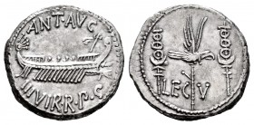 Marcus Antonius. Denario. 32-31 a.C. Mint moving. (Ffc-36). (Craw-544/18). (Cal-183). Anv.: ANT AVG III VIR R P C. Galera pretoriana a derecha. Rev.: ...