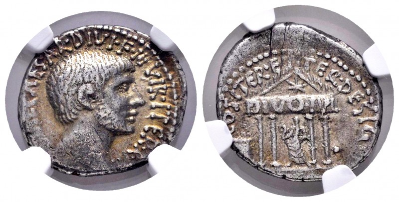 Augustus. Denario. 36 a.C. Mint moving. (Ffc-71). (Cal-669). (Craw-540/2). Rev.:...