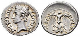 Augustus. Denario. 25-23 a.C. Emerita (Mérida). P. Carisius. (Ffc-255). (Ric-4b). (Cal-405). Anv.: IMP CAESAR AVGVST. Cabeza desnuda a izquierda. Rev....