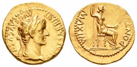 Tiberius. Áureo. 14-37 d.C. Lugdunum. (Ric-27). (Cal-305a). Anv.: TI CAESAR DIVI AVG F AVGVSTV(S). Cabeza laureada de Tiberio a derecha. Rev.: MAXIM P...