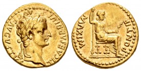 Tiberius. Áureo. 14-17 d.C. Lugdunum. (Ric-27). (Cal-305a). (Ch-15). Anv.: TI CAESAR DIVI AVG F AVGVTVS. Busto laureado a derecha. Rev.: PONTIF MAXIM....