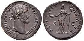 Antoninus Pius. Sestercio. 147 d.C. Rome. (Spink-4174). (Ric-770). Anv.: ANTONINVS AVG PIVS P P TR P COS IIII. Busto laureado a derecha. Rev.: FELICIT...